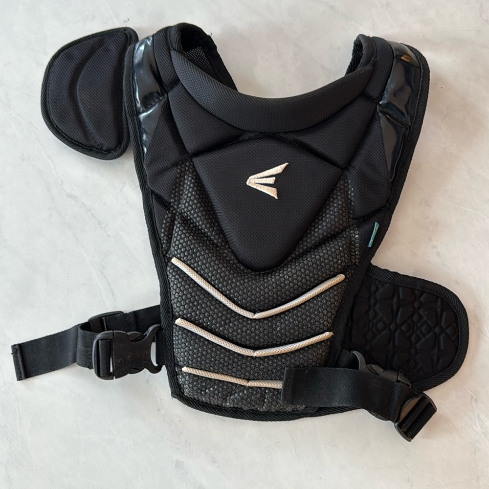 Easton | JEN SCHRO THE VERY BEST Softball Catcher's Chest Protector